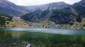 Lacul Gâlcescu, o perlă a Munților Parângului, este instalat într-o cuvetă de eroziune glaciară, având o suprafață de 31.260 mp, la o altitudine de 19