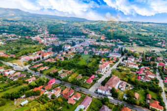 Orașul Novaci - Fotografie aeriană din dronă