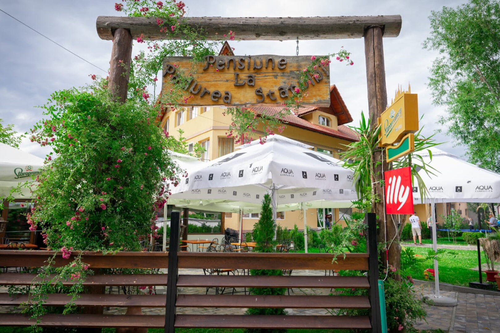 At the Forest Guesthouse and Restaurant