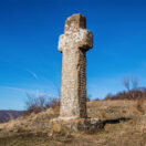 Logo Crucea lui Ursache